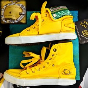 Hi-Top Applebottom Shoes